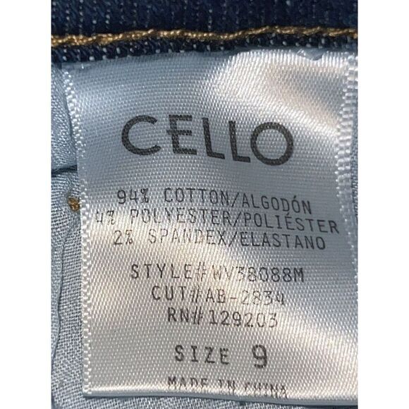 Cello High Rise Jeans With Back Slit Bootcut 5 Pocket Zipper Distressed  ￼Size 9 - Picture 5 of 6